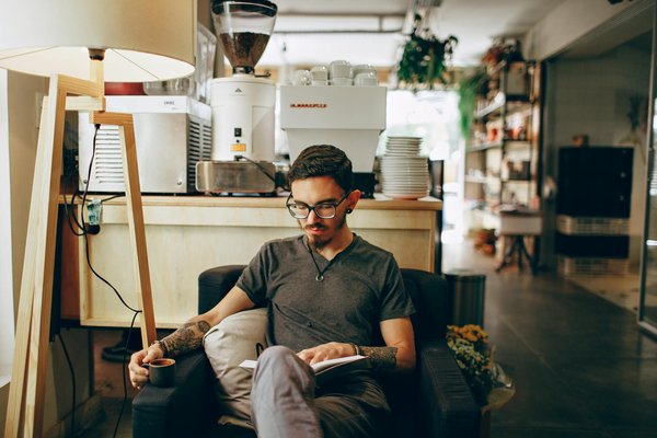 Fabriquez des éventails en tissu élégants et personnalisés